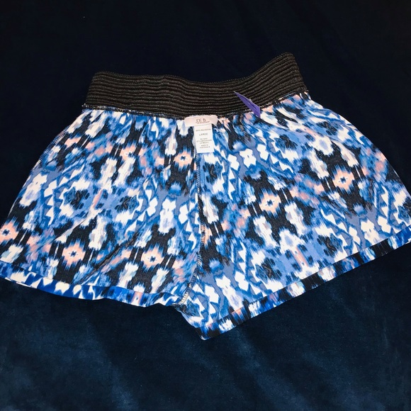 Summer Shorts - Picture 3 of 6